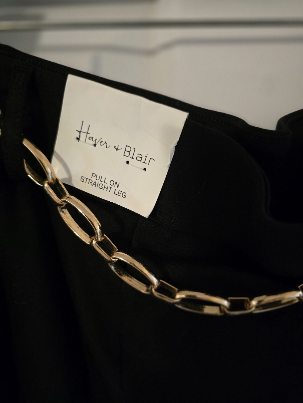 Haver And Blair High-Waist Black Wide-Leg Pants with Decorative Gold Chain - Picture 4 of 5